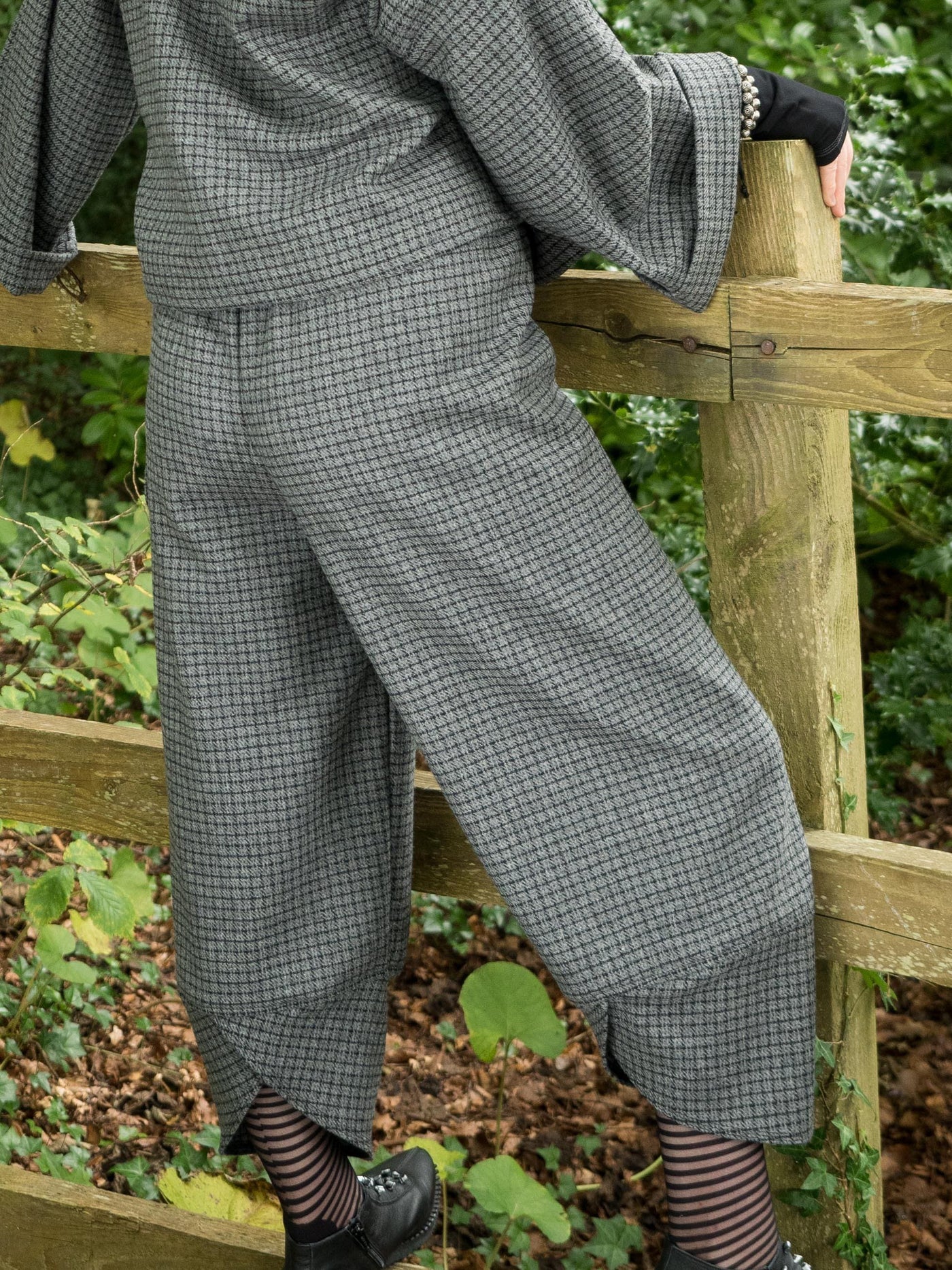 MISE TUSA Pants + Skirts 'Cone' pants - Grey/Black